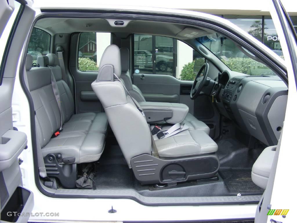 2006 F150 XL SuperCab - Oxford White / Medium/Dark Flint photo #16