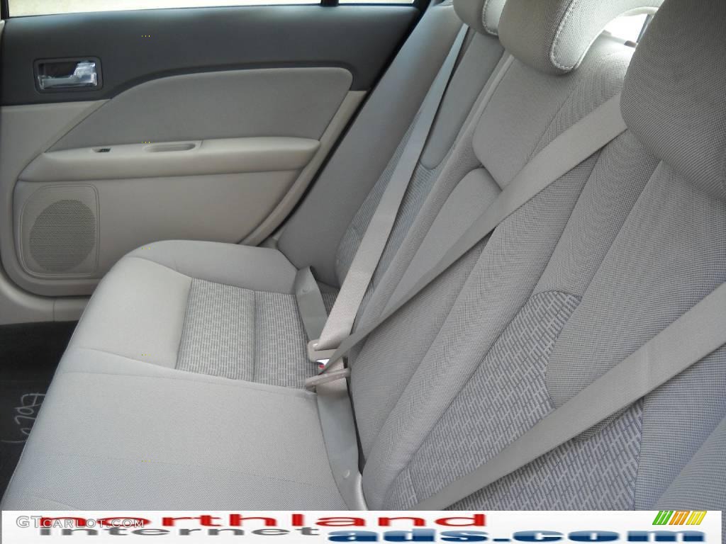 2010 Fusion SE V6 - White Suede / Medium Light Stone photo #15