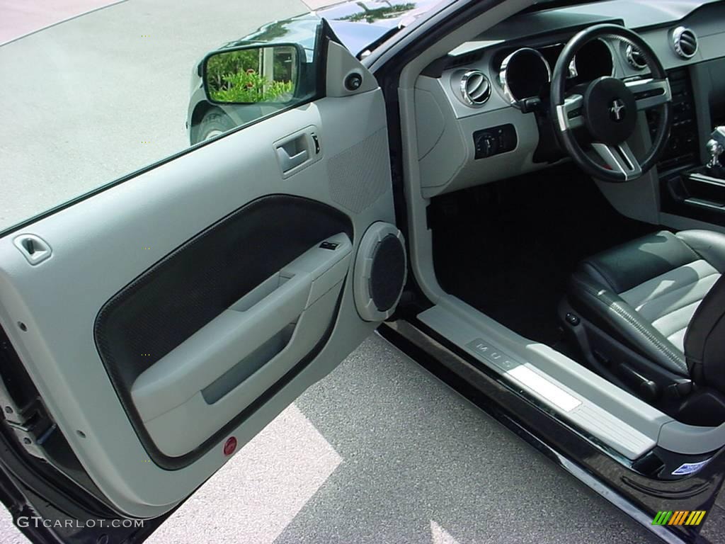 2007 Mustang GT Premium Coupe - Black / Black/Dove Accent photo #10