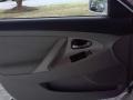 Super White - Camry SE Photo No. 13