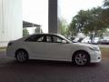 Super White - Camry SE Photo No. 17