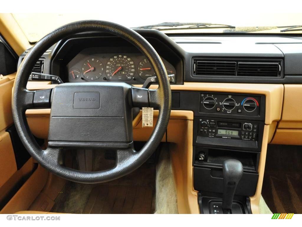 1995 940 Wagon - White / Beige photo #7