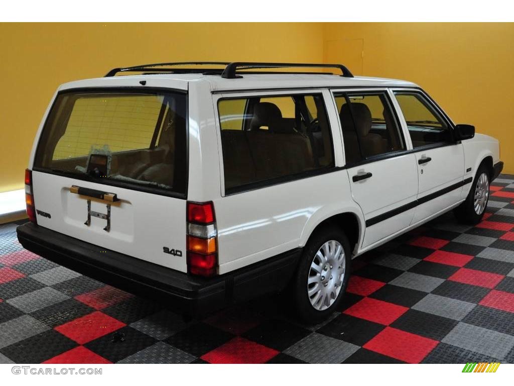 1995 940 Wagon - White / Beige photo #21