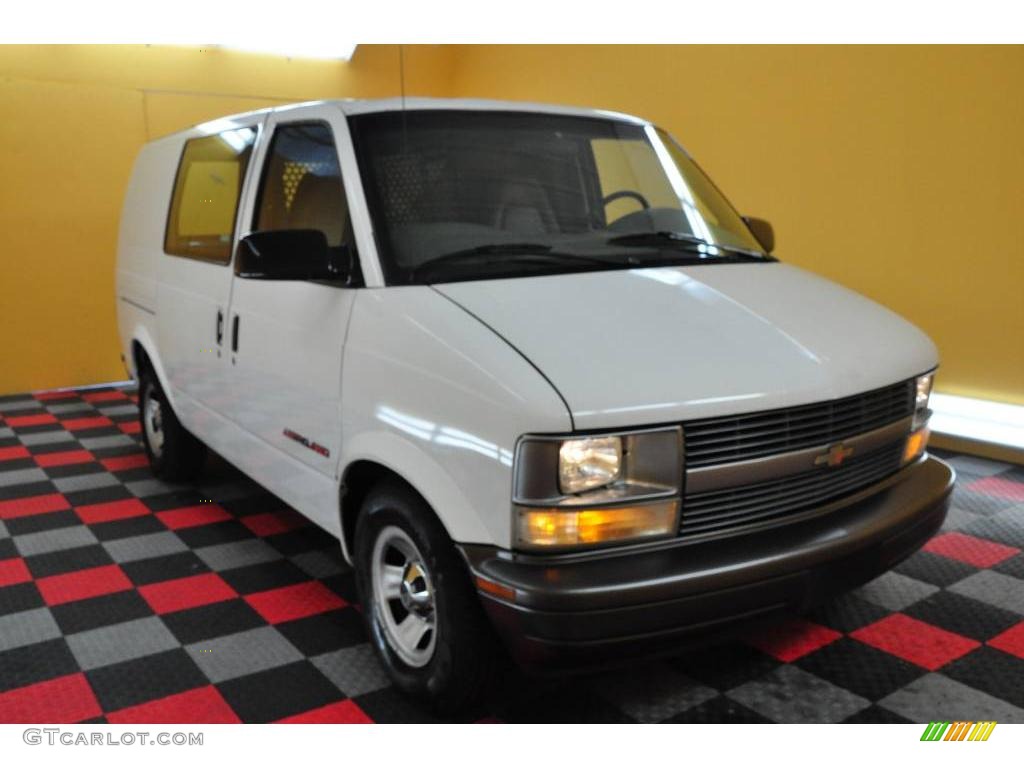 2000 Astro AWD Commercial Van - Ivory White / Medium Gray photo #1