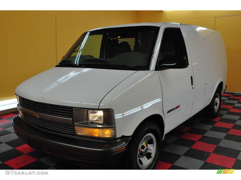 2000 Astro AWD Commercial Van - Ivory White / Medium Gray photo #3