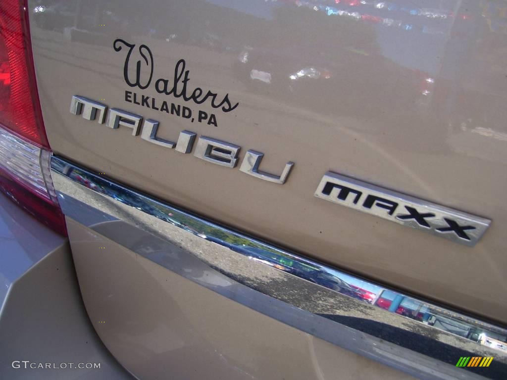 2005 Malibu Maxx LS Wagon - Light Driftwood Metallic / Neutral Beige photo #11