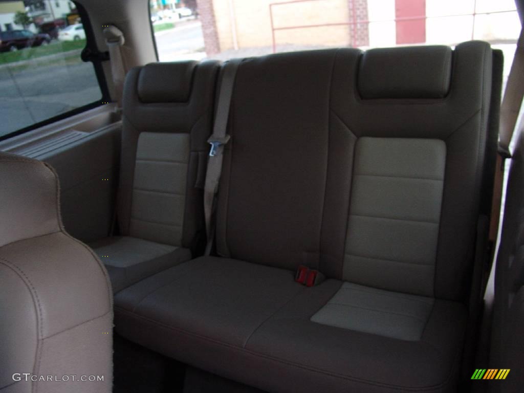 2003 Expedition Eddie Bauer 4x4 - Medium Wedgewood Blue Metallic / Medium Parchment photo #31