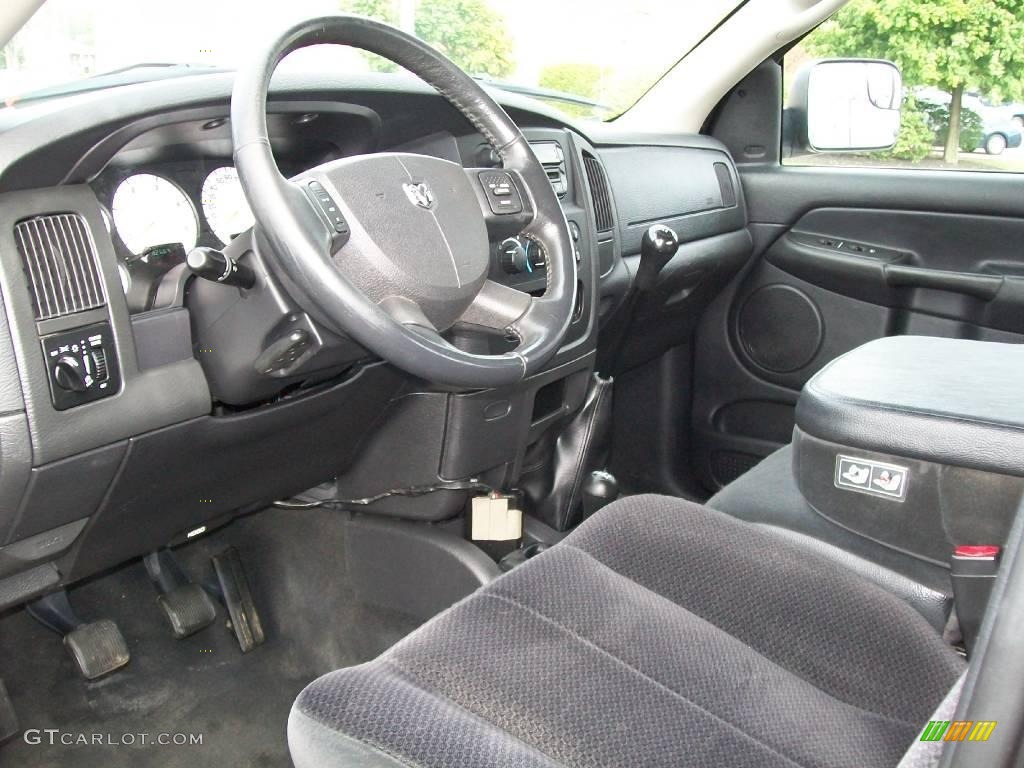 2004 Ram 3500 SLT Quad Cab 4x4 Dually - Black / Dark Slate Gray photo #11