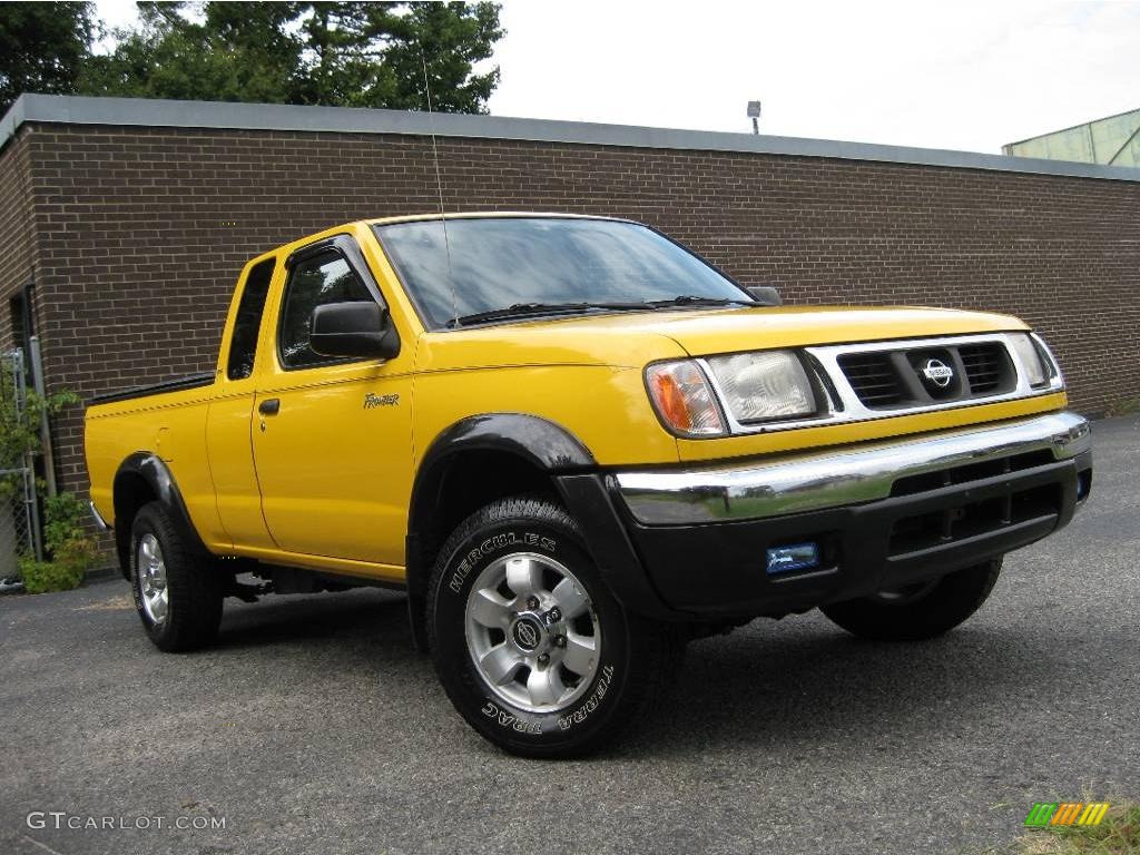 2000 Frontier XE Desert Runner Extended Cab - Solar Yellow / Gray photo #2