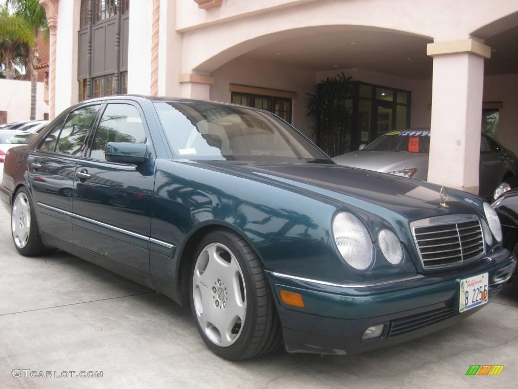 1997 E 320 Sedan - Brilliant Emerald Green Metallic / Parchment photo #1
