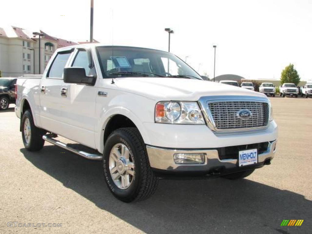 2004 F150 Lariat SuperCrew 4x4 - Oxford White / Tan photo #4