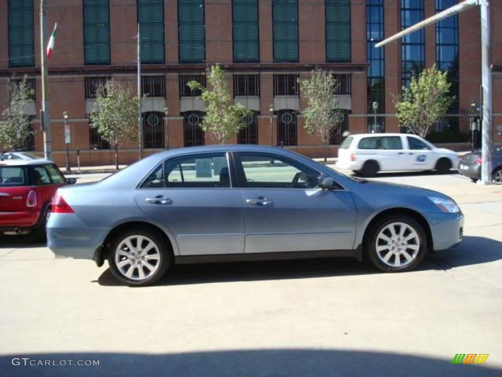 2007 Accord SE V6 Sedan - Cool Blue Metallic / Gray photo #5