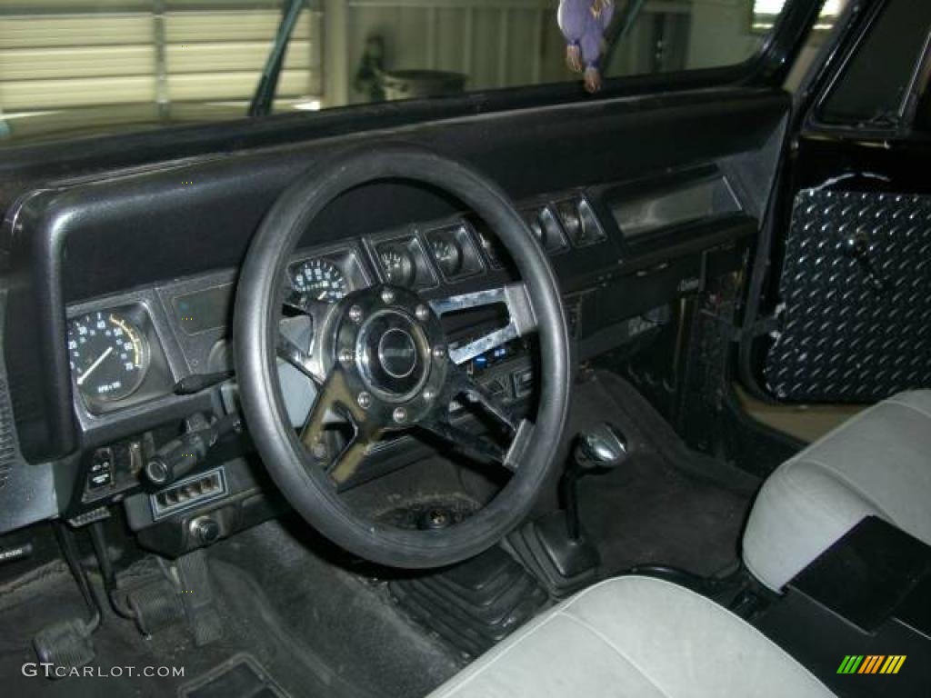 1990 Wrangler Laredo 4x4 - Charcoal Gray Metallic / Gray photo #21