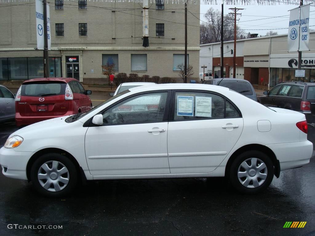 2004 Corolla LE - Super White / Pebble Beige photo #2
