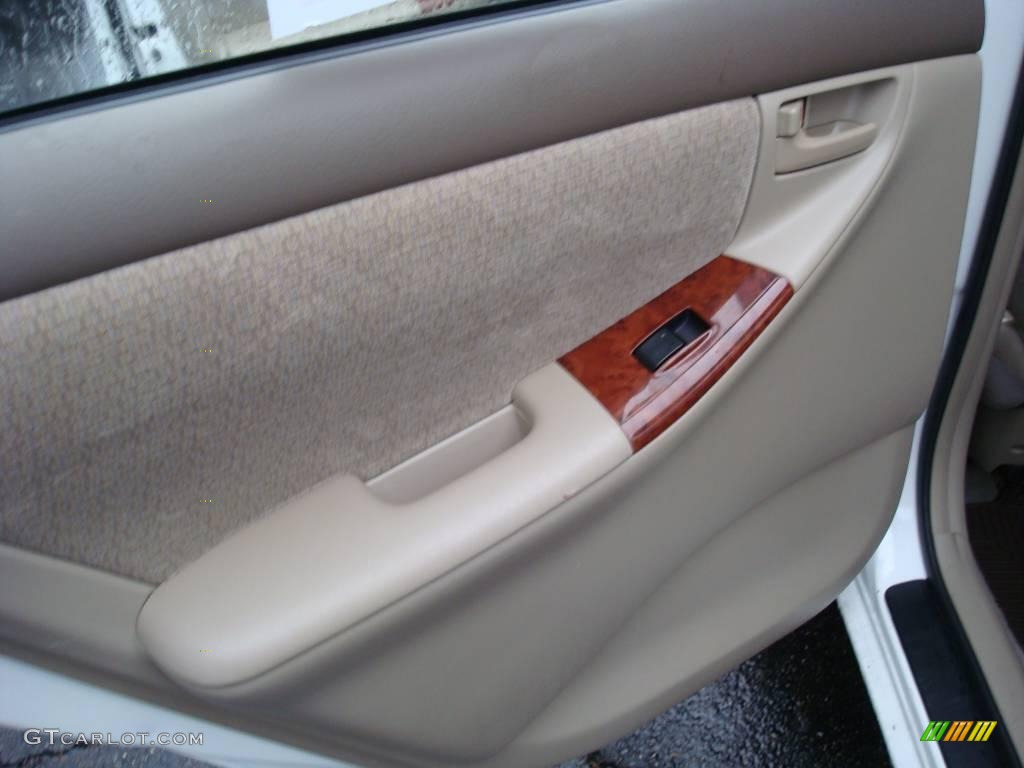 2004 Corolla LE - Super White / Pebble Beige photo #13