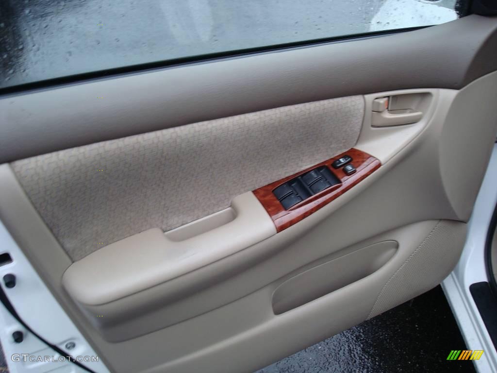 2004 Corolla LE - Super White / Pebble Beige photo #14