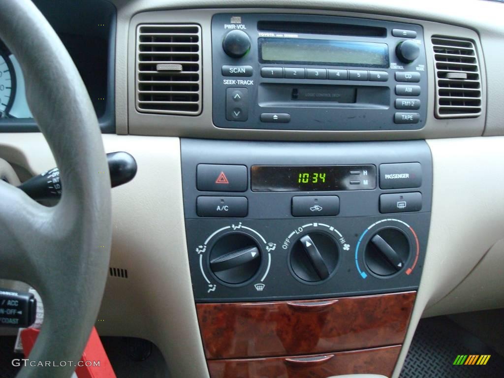 2004 Corolla LE - Super White / Pebble Beige photo #18