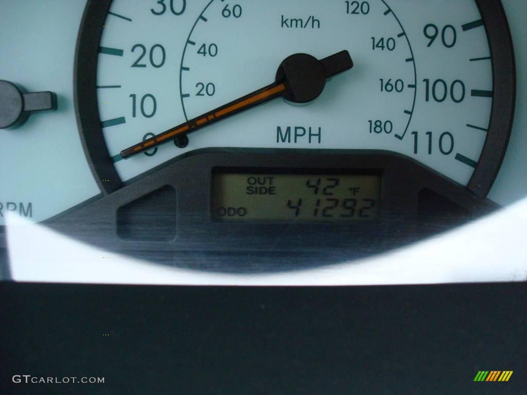 2004 Corolla LE - Super White / Pebble Beige photo #20