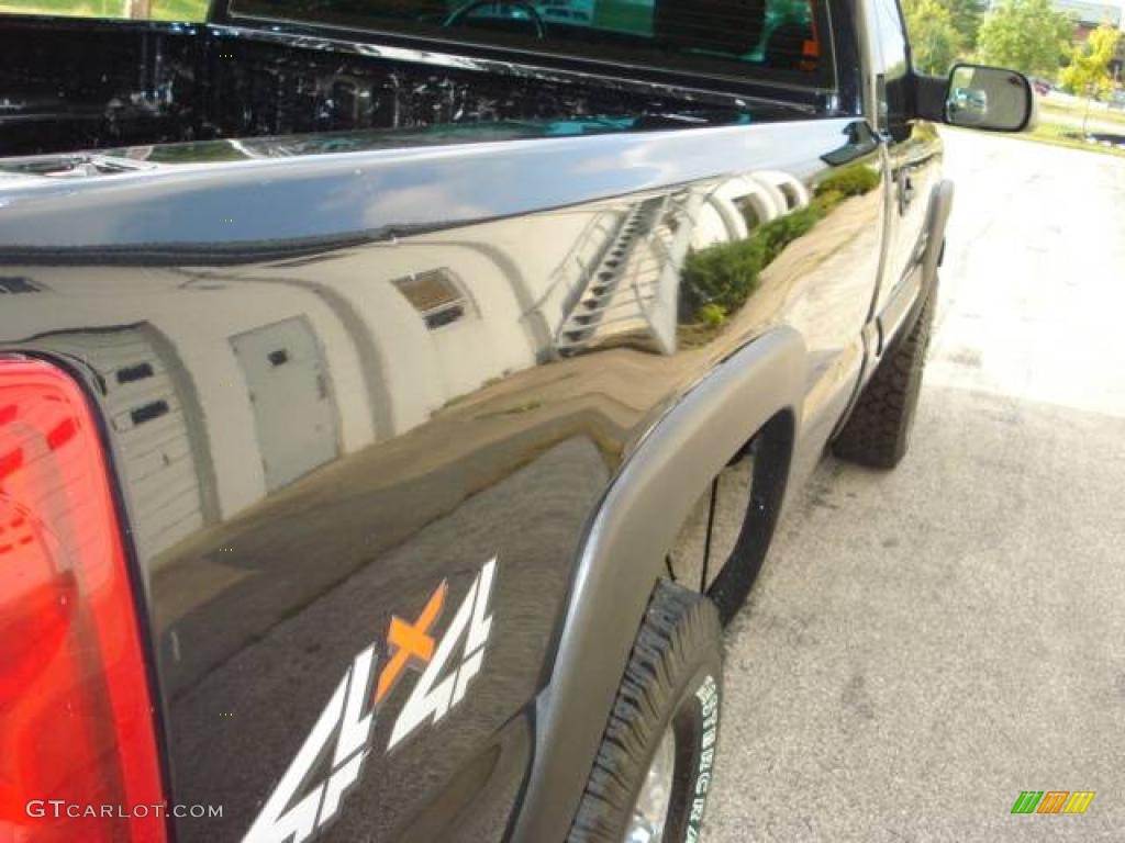 2003 Silverado 2500HD LS Regular Cab 4x4 - Black / Dark Charcoal photo #16