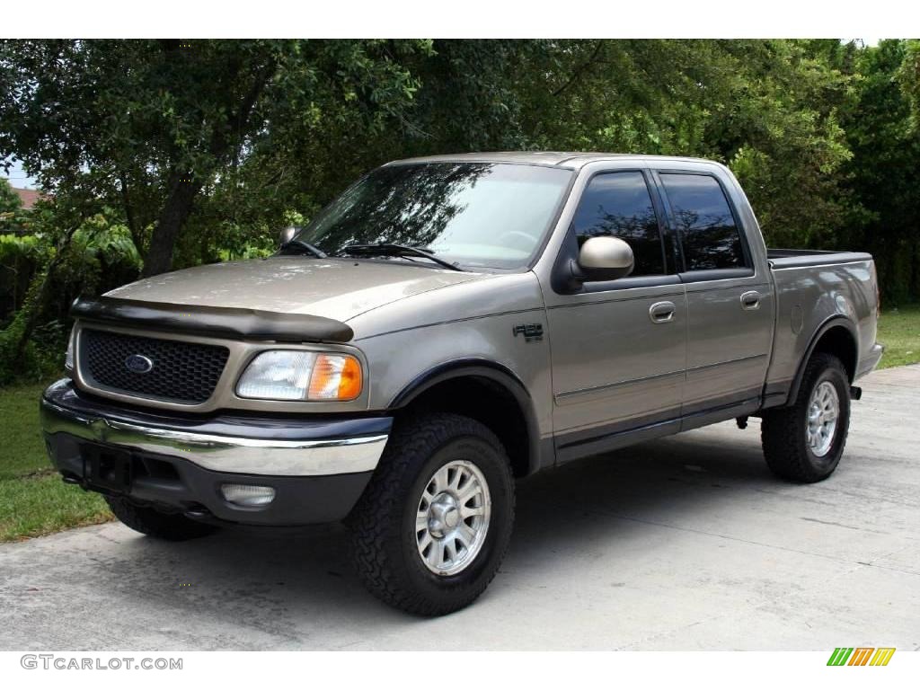 2001 F150 Lariat SuperCrew 4x4 - Arizona Beige Metallic / Medium Parchment photo #1