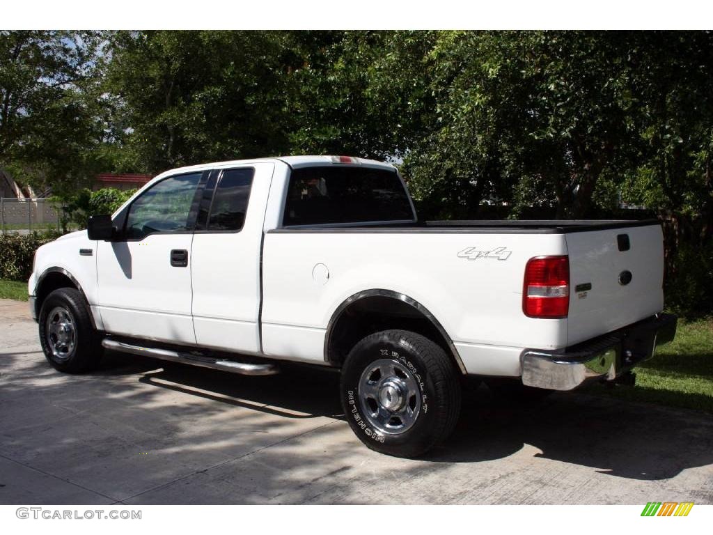 2004 F150 XLT SuperCab 4x4 - Oxford White / Dark Flint photo #5