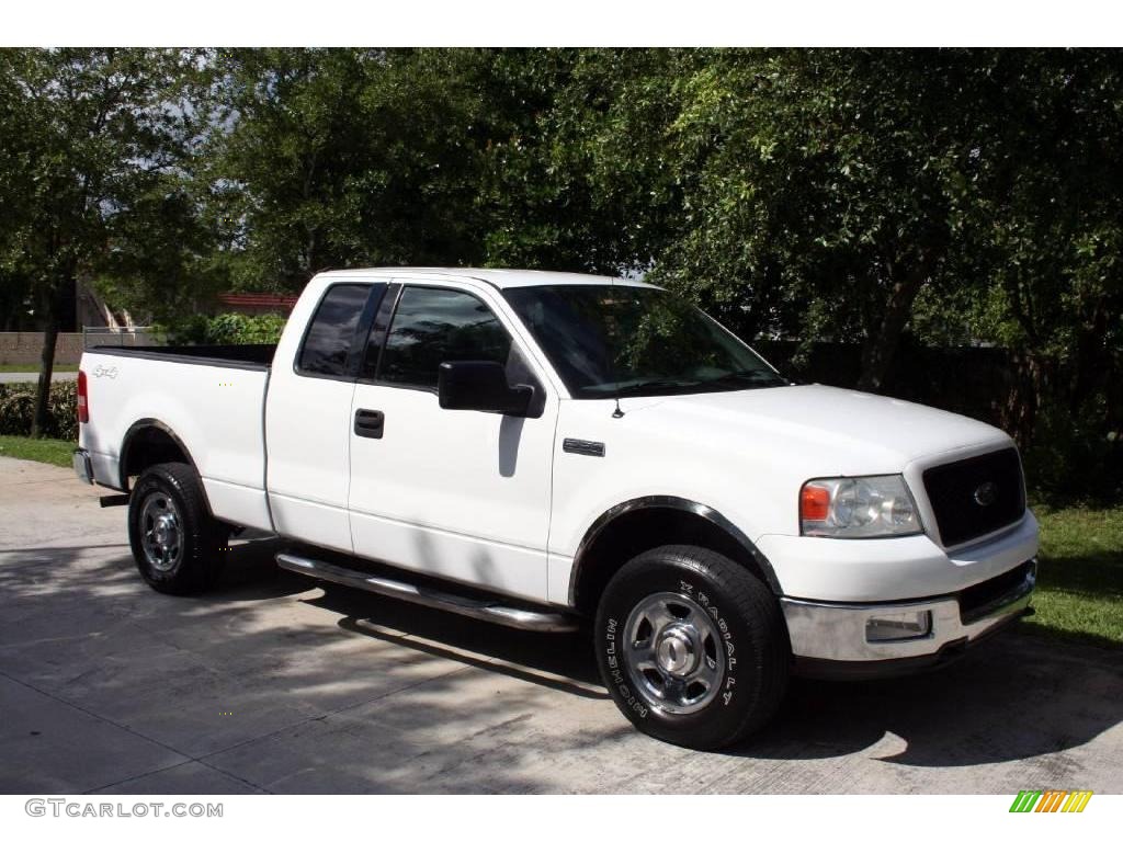 2004 F150 XLT SuperCab 4x4 - Oxford White / Dark Flint photo #13