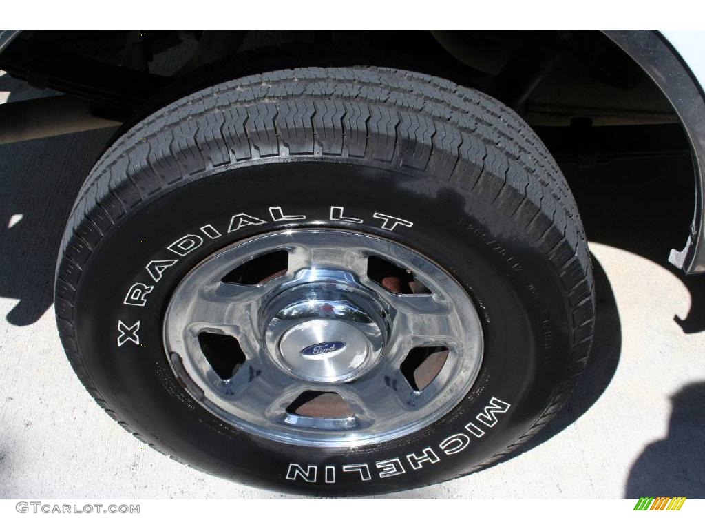 2004 F150 XLT SuperCab 4x4 - Oxford White / Dark Flint photo #30