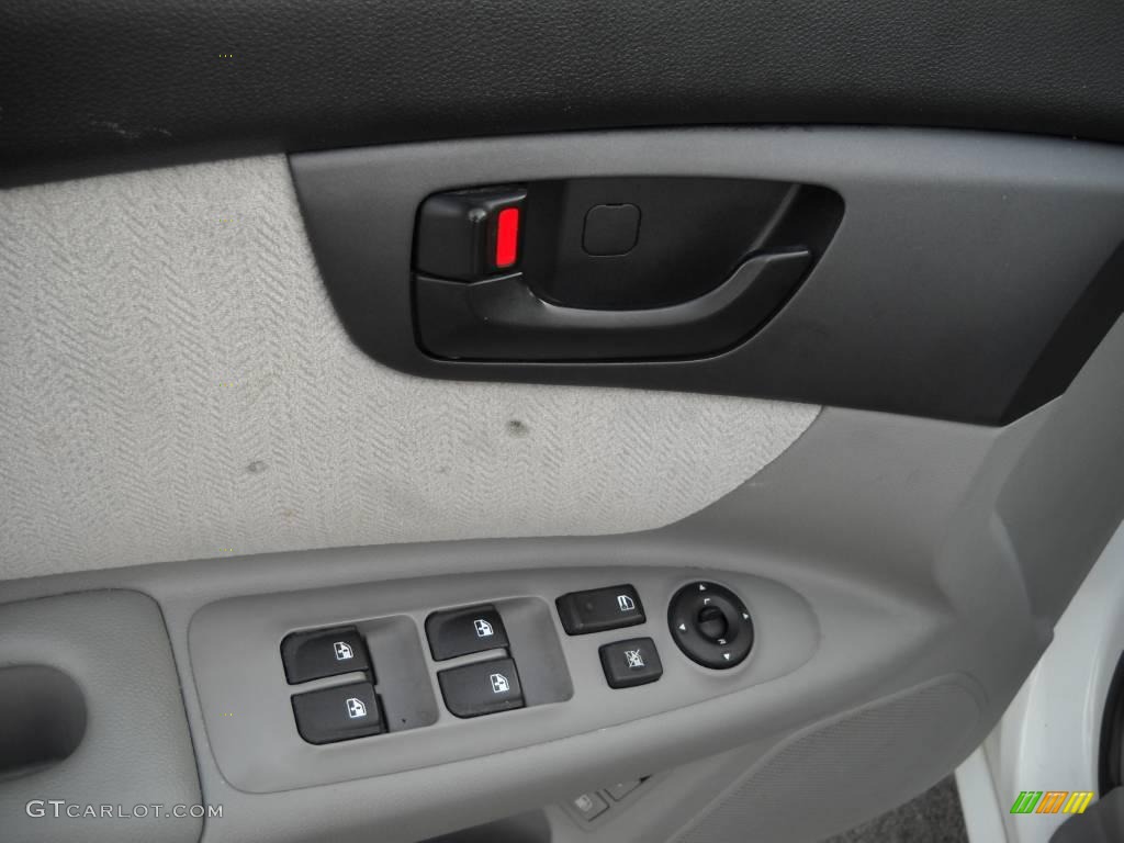 2008 Optima LX - Clear White / Gray photo #21