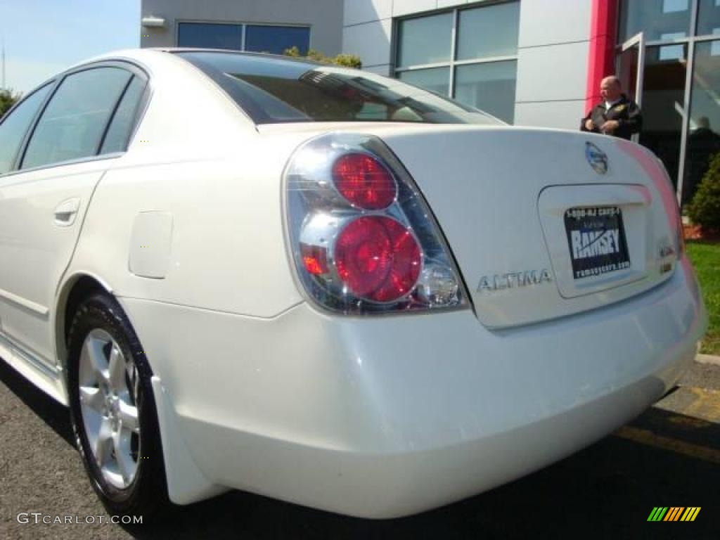 2006 Altima 2.5 S Special Edition - Satin White Pearl / Charcoal photo #17