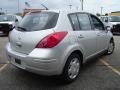 Brilliant Silver - Versa 1.8 S Hatchback Photo No. 5