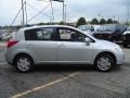 Brilliant Silver - Versa 1.8 S Hatchback Photo No. 6