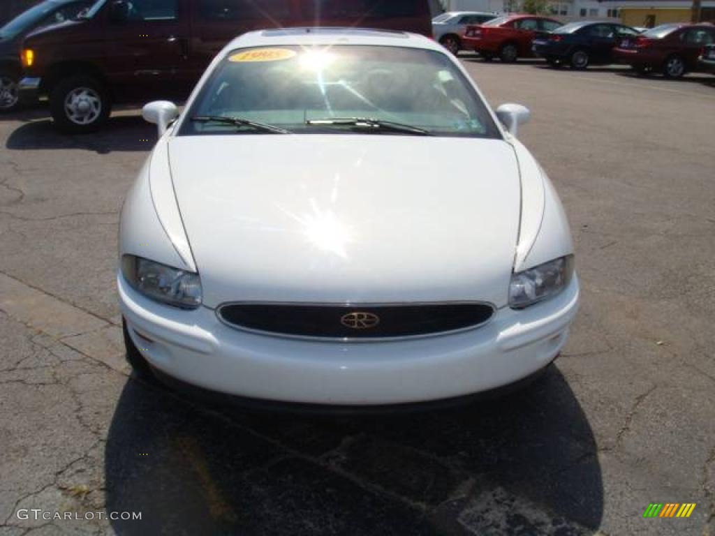 1995 Riviera Supercharged Coupe - Bright White / Adriatic Blue photo #3