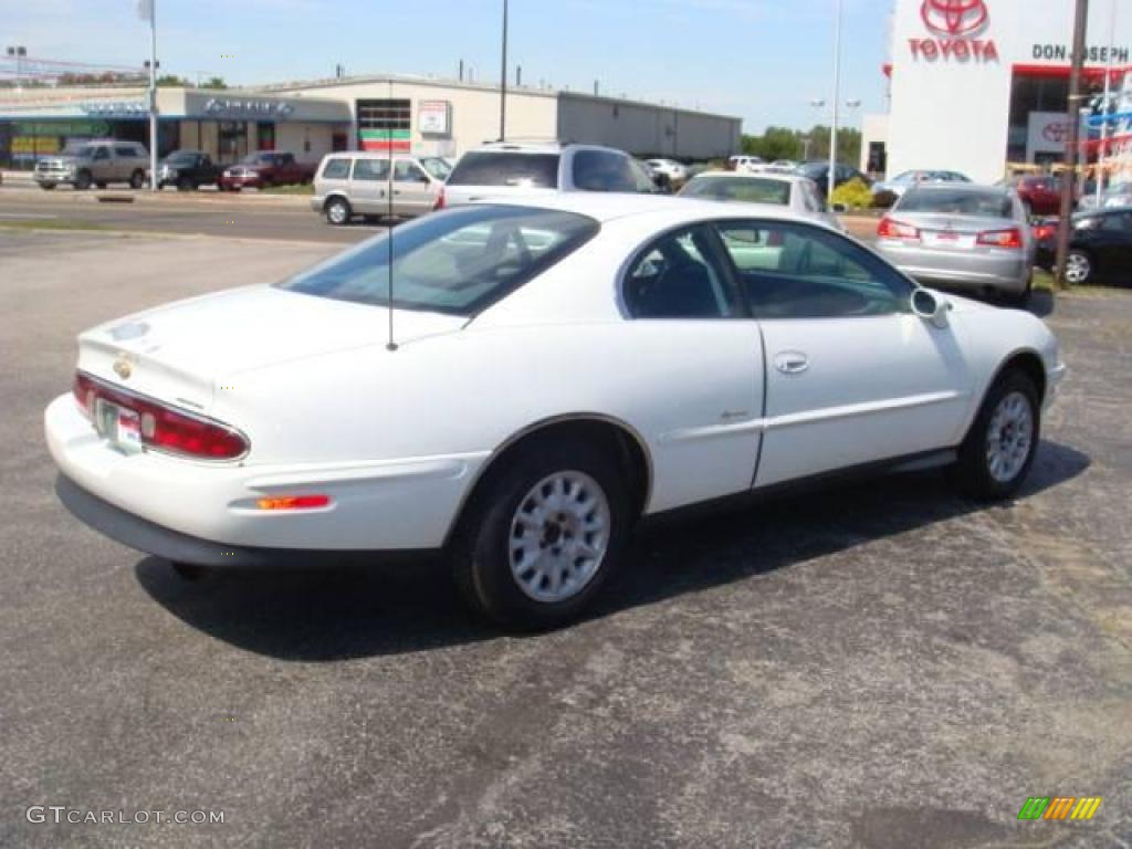 1995 Riviera Supercharged Coupe - Bright White / Adriatic Blue photo #6