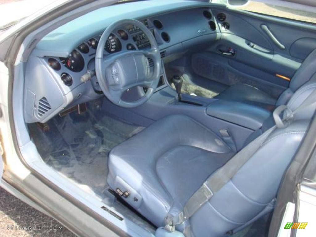 1995 Riviera Supercharged Coupe - Bright White / Adriatic Blue photo #17