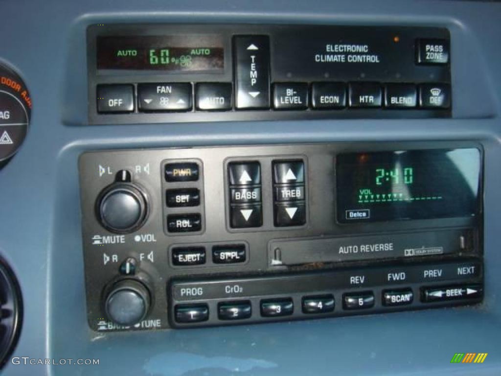 1995 Riviera Supercharged Coupe - Bright White / Adriatic Blue photo #19