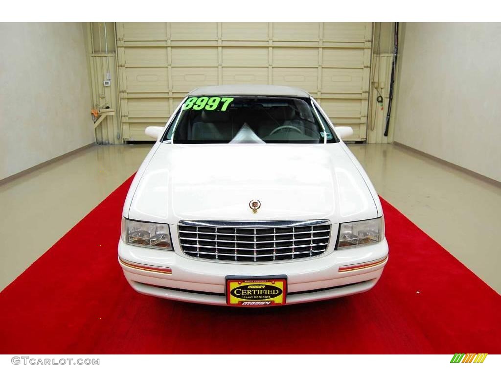 1999 DeVille Sedan - White / Oatmeal photo #2