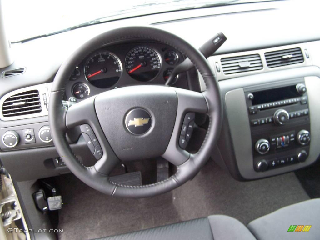 2009 Suburban LS 4x4 - Gold Mist Metallic / Ebony photo #39