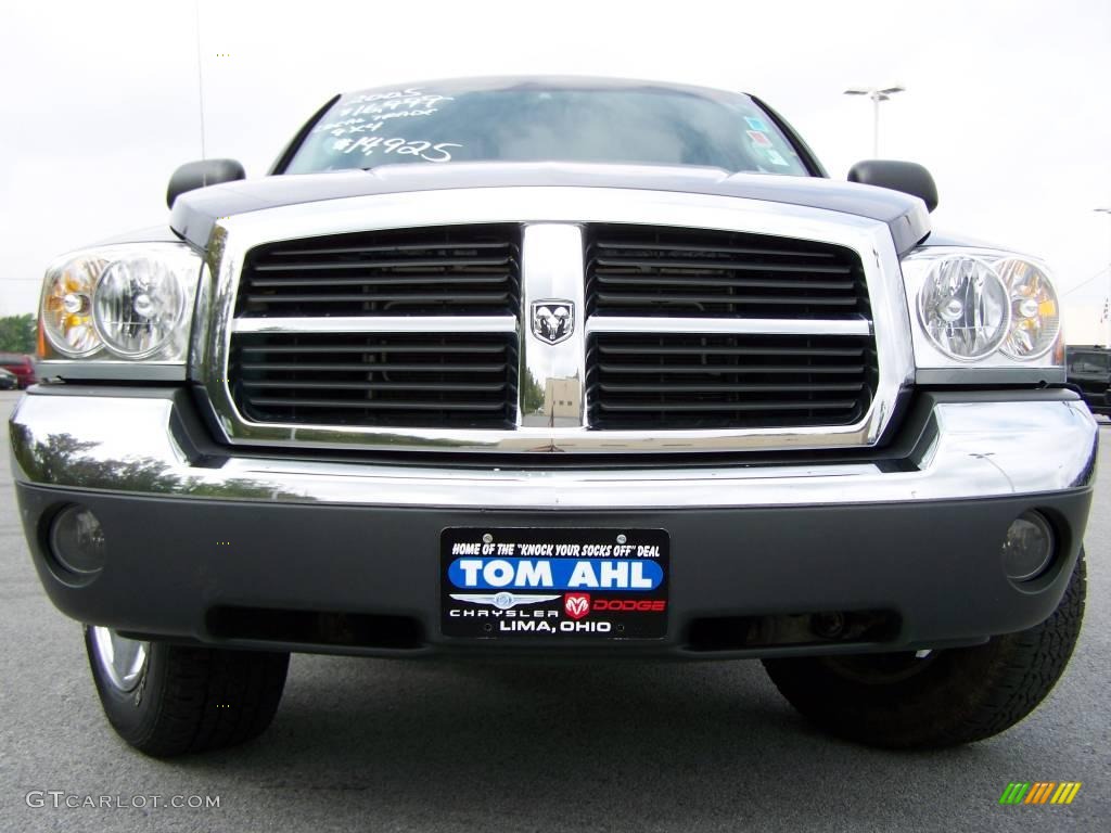 2005 Dakota SLT Quad Cab 4x4 - Patriot Blue Pearl / Medium Slate Gray photo #3