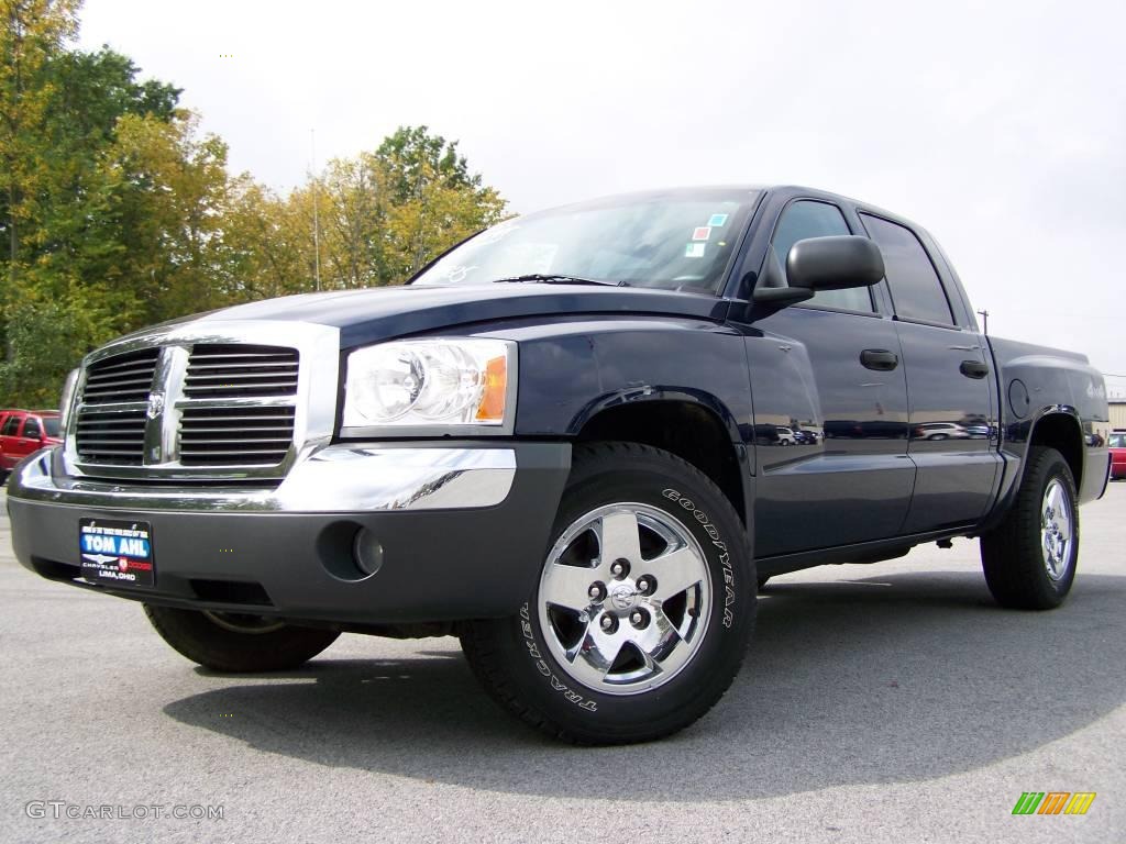 2005 Dakota SLT Quad Cab 4x4 - Patriot Blue Pearl / Medium Slate Gray photo #5