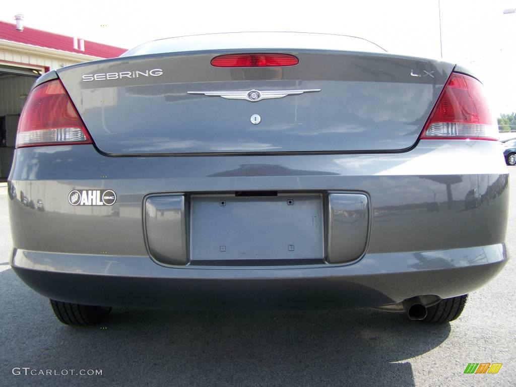 2004 Sebring LX Sedan - Graphite Metallic / Dark Slate Gray photo #5