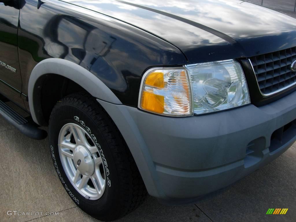 2002 Explorer XLS - Black Clearcoat / Graphite photo #7