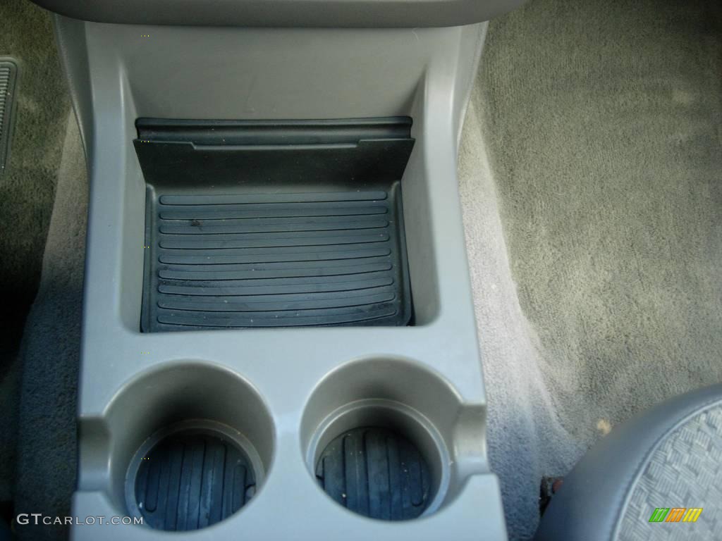 2002 Explorer XLS - Black Clearcoat / Graphite photo #21