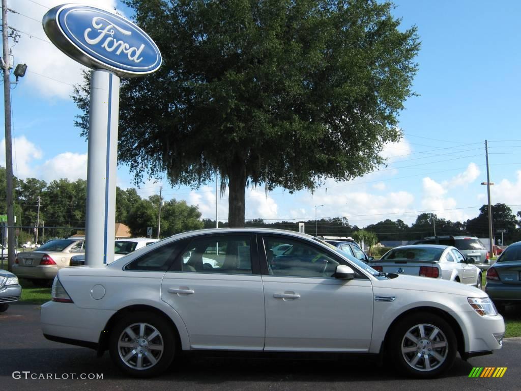 2009 Taurus SEL - White Sand Tri-Coat Metallic / Medium Light Stone photo #2