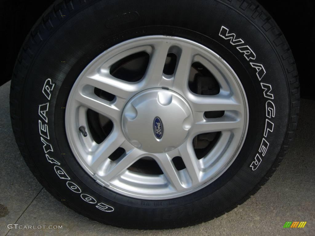 2002 Explorer XLS - Black Clearcoat / Graphite photo #25