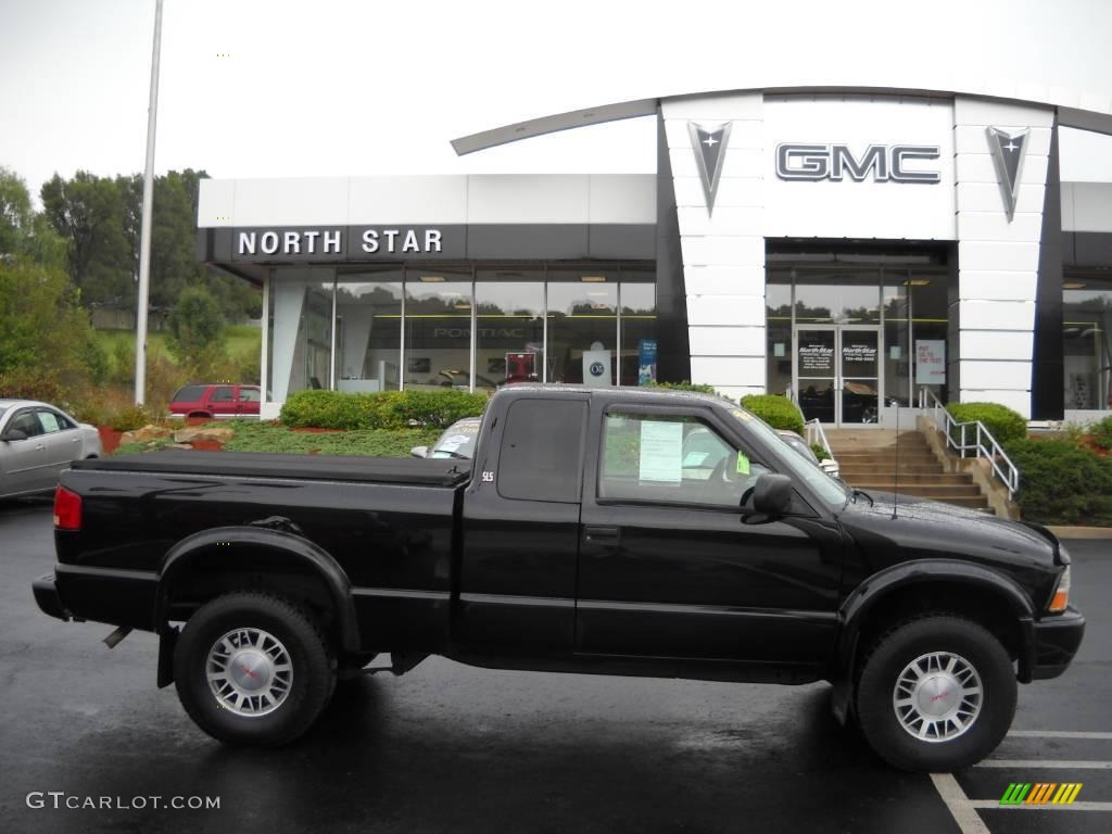 2000 Sonoma SLS Sport Extended Cab 4x4 - Onyx Black / Graphite photo #1