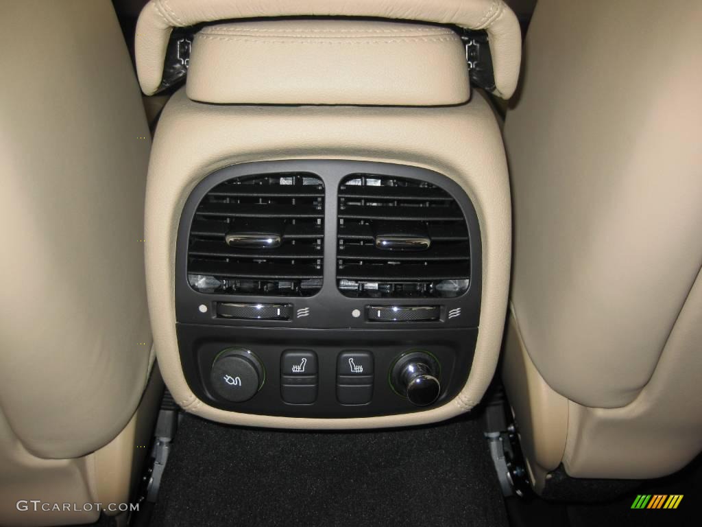 2009 XJ XJ8 L - Ultimate Black / Ivory/Charcoal photo #5