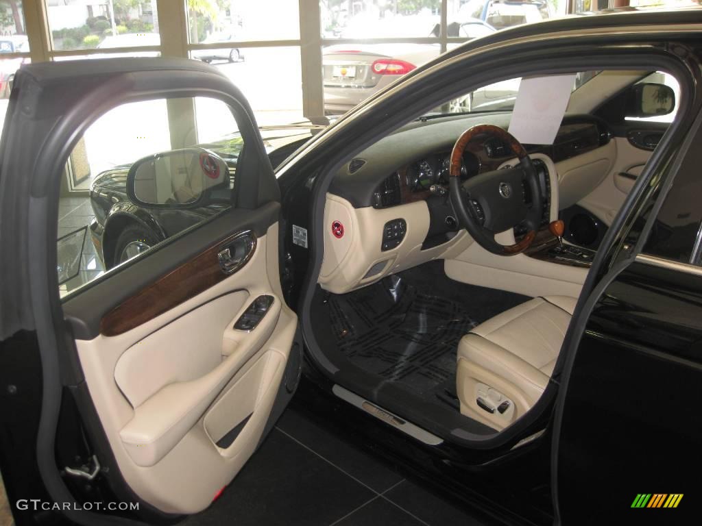 2009 XJ XJ8 L - Ultimate Black / Ivory/Charcoal photo #9
