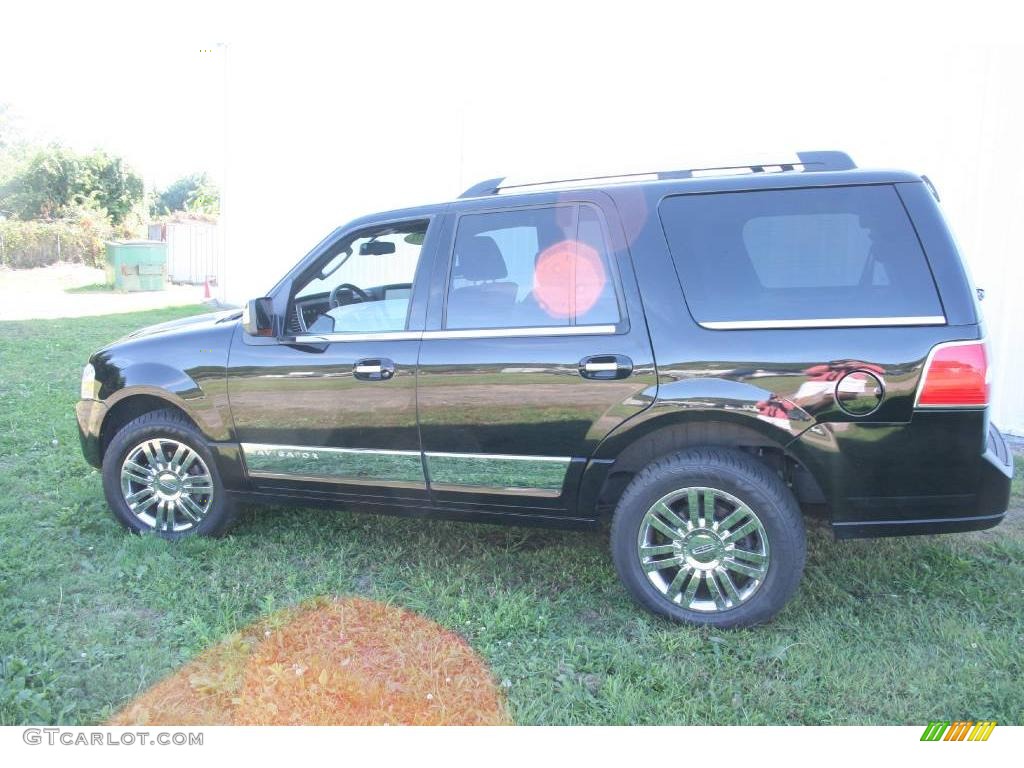 2007 Navigator Ultimate 4x4 - Black / Charcoal photo #10