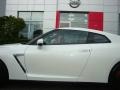 2010 Pearl White Nissan GT-R Premium  photo #17
