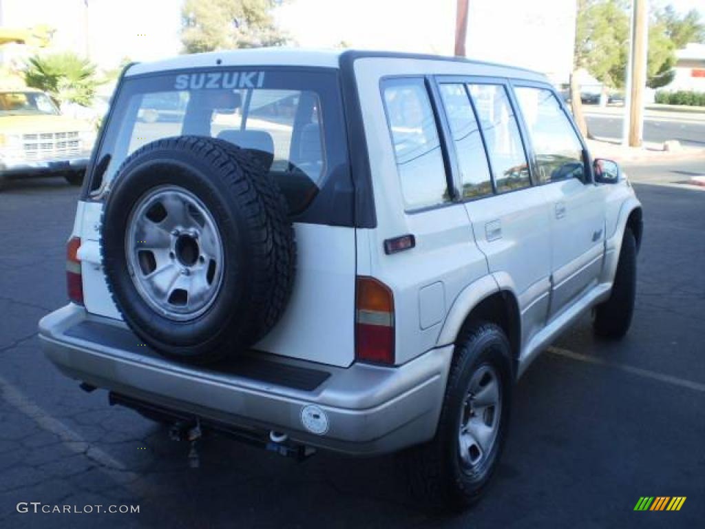 1997 Sidekick Sport JLX 4 Door 4x4 - Polar White / Gray photo #6